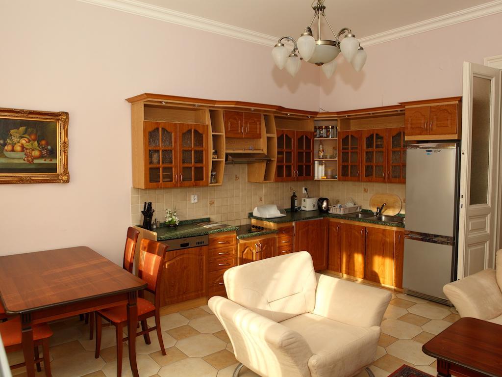 7k - Apartmány Lázeňská Karlovy Vary Habitación foto