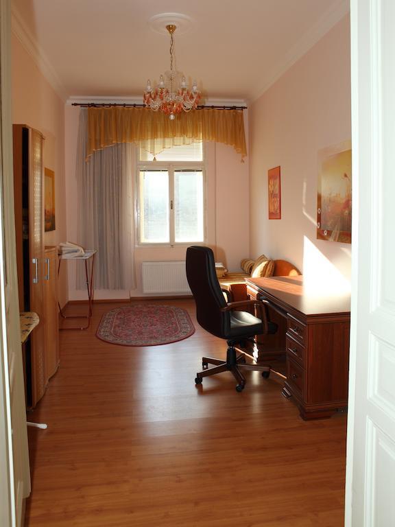 7k - Apartmány Lázeňská Karlovy Vary Habitación foto